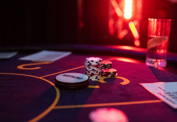 Antarmuka meja poker Indonesia di platform bromo777 dengan informasi pemain dan pot